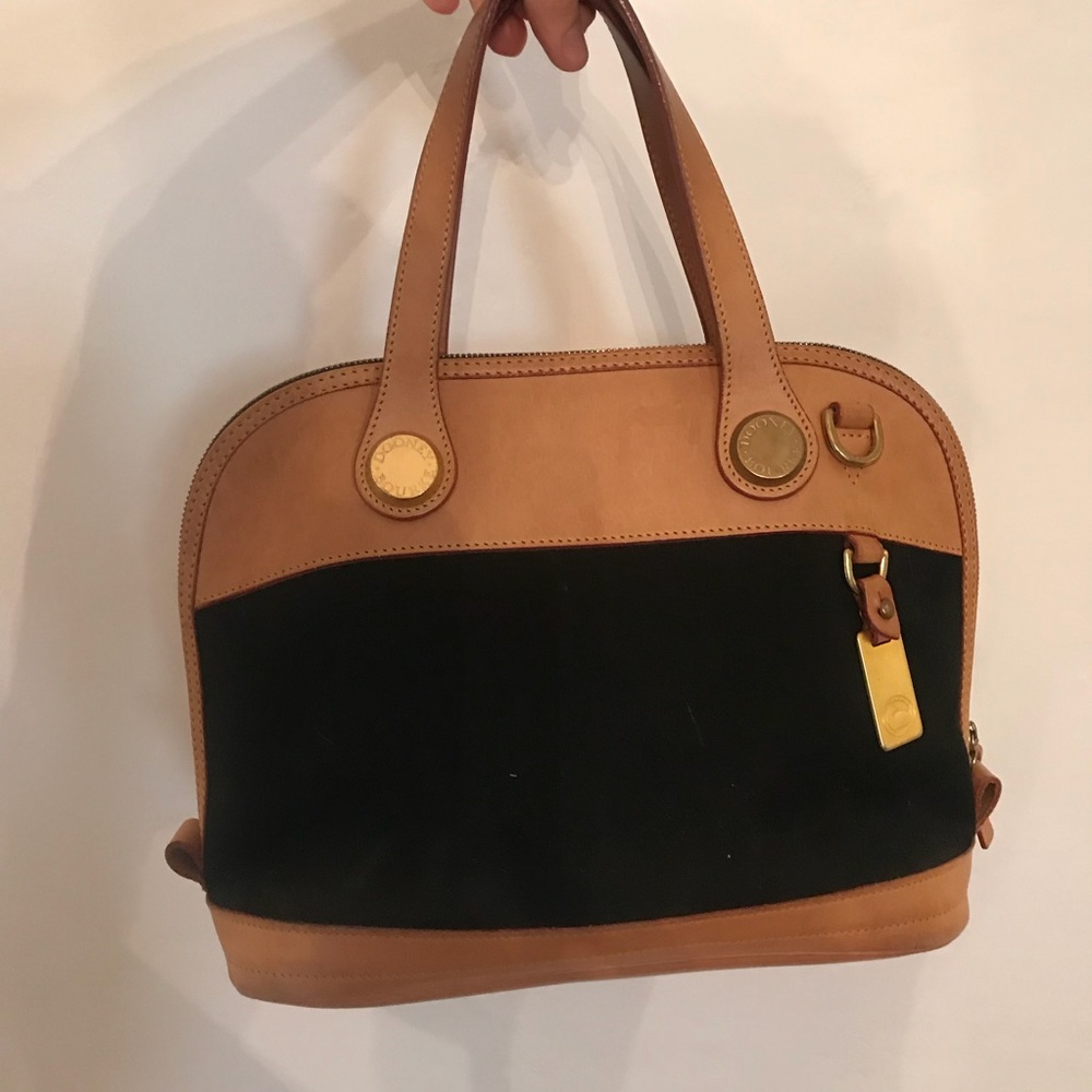 😎 Dooney & Bourke Canvas and Leather Bag 😎